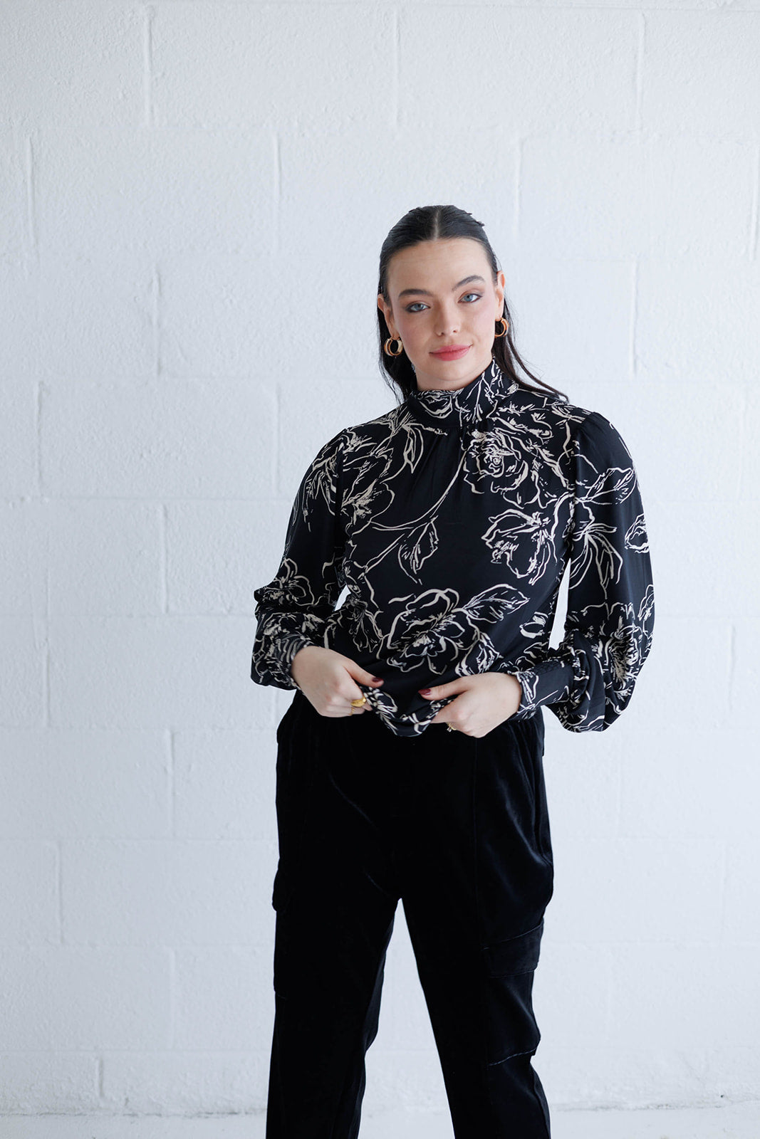 On the Spot Blouse Rose Stencil Black