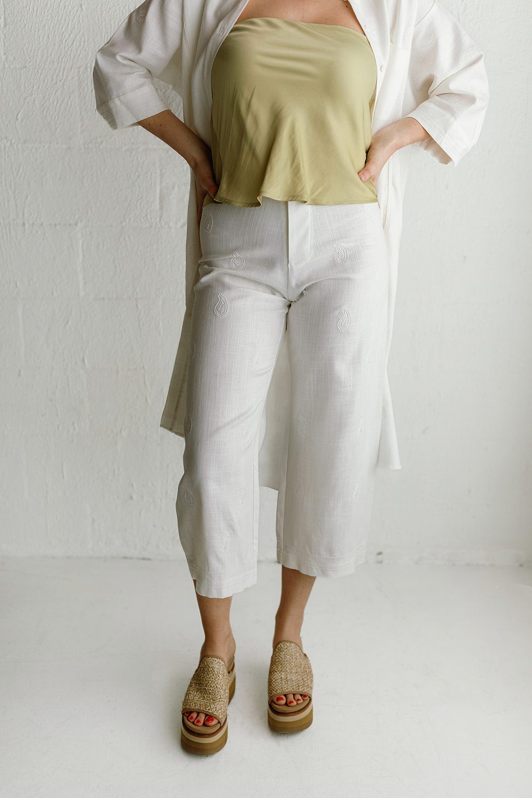Linen Wide Leg Pants W/ Embroidery Detail