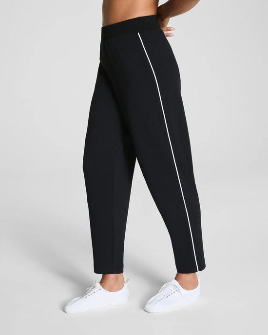 SPANX - Airpique Carrot Pant