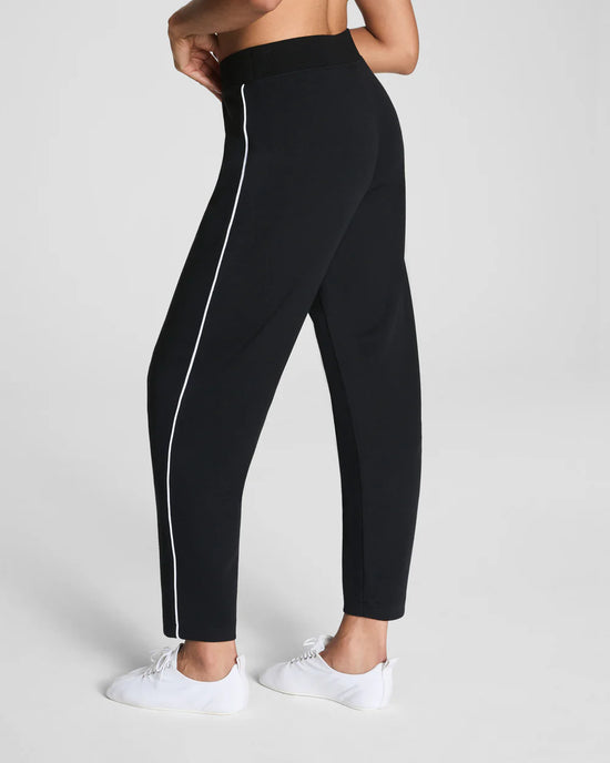 SPANX - Airpique Carrot Pant