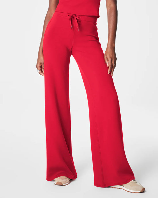 AirEssentials Wide Leg Pant - SPXRD - Petite