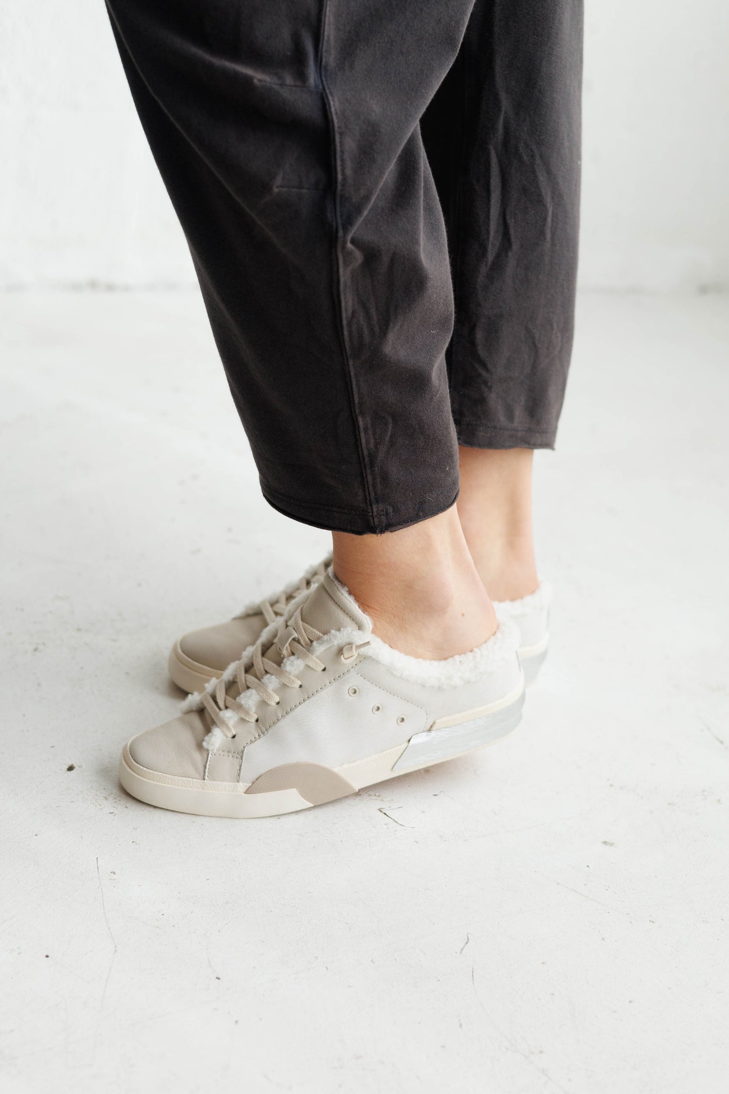 Dolce Vita - Zantel Sneaker, Off-White Crackled Leather