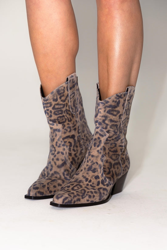 Free People - Cat Nap Cowboy Boot - Leopard Suede