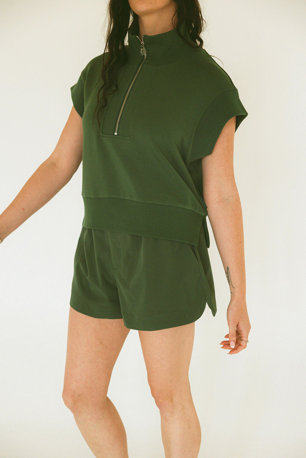 Nila Mid Rise Short - Cilantro