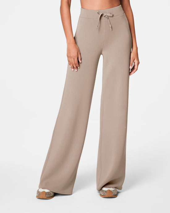 SPANX Airessentials Wide Leg Pant