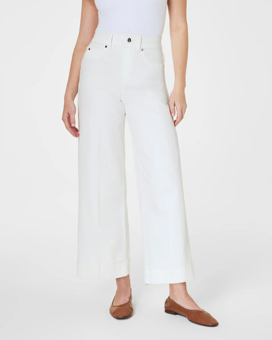 SPANX - Pull-On Crop Wide Jean