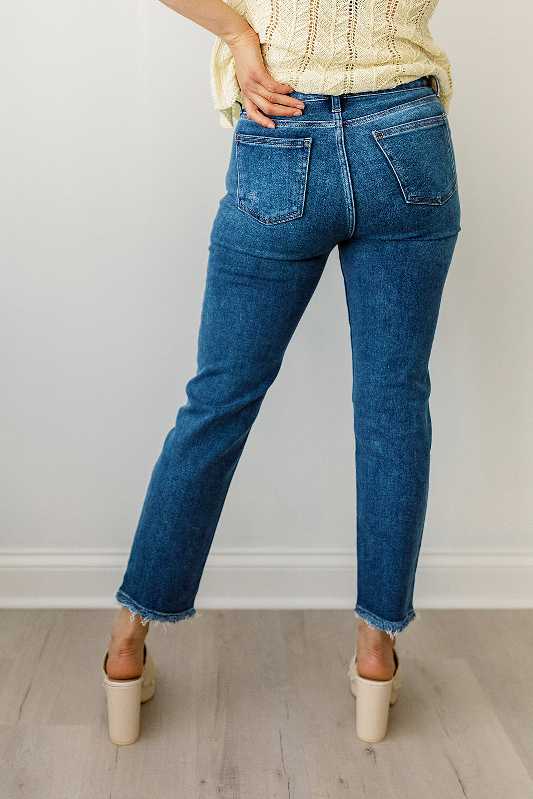 Load image into Gallery viewer, High Rise Frayed Hem Skinny
