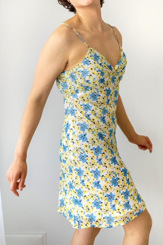 Load image into Gallery viewer, Floral Print Strappy Dress
